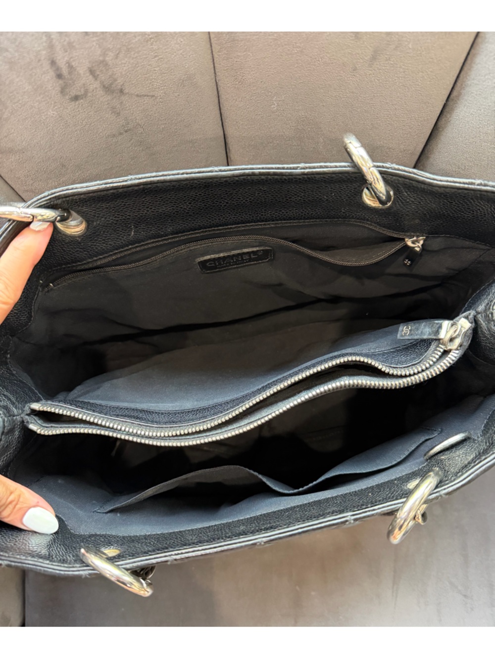 CHANEL Caviar Grand Shopping Tote GST Black - Picture 9 of 14